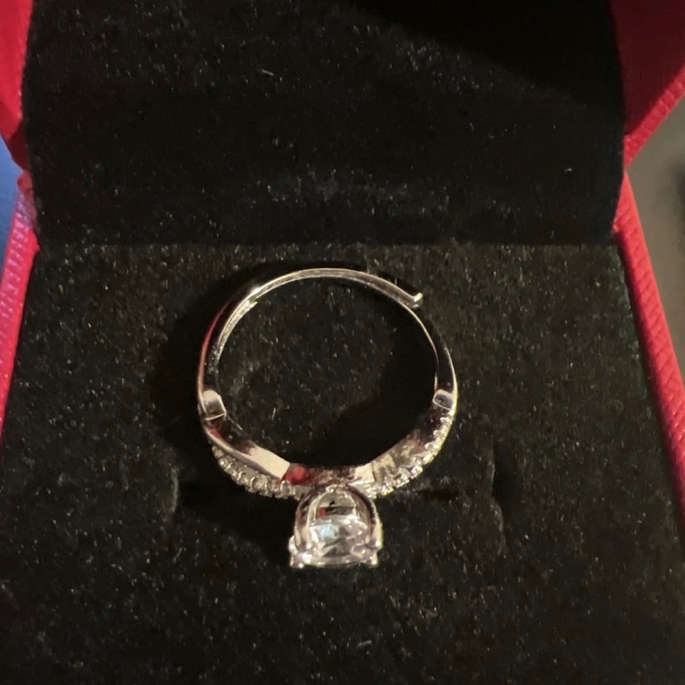 Beautiful Silver Adjustable Cocktail Ring Size 8 - image 6